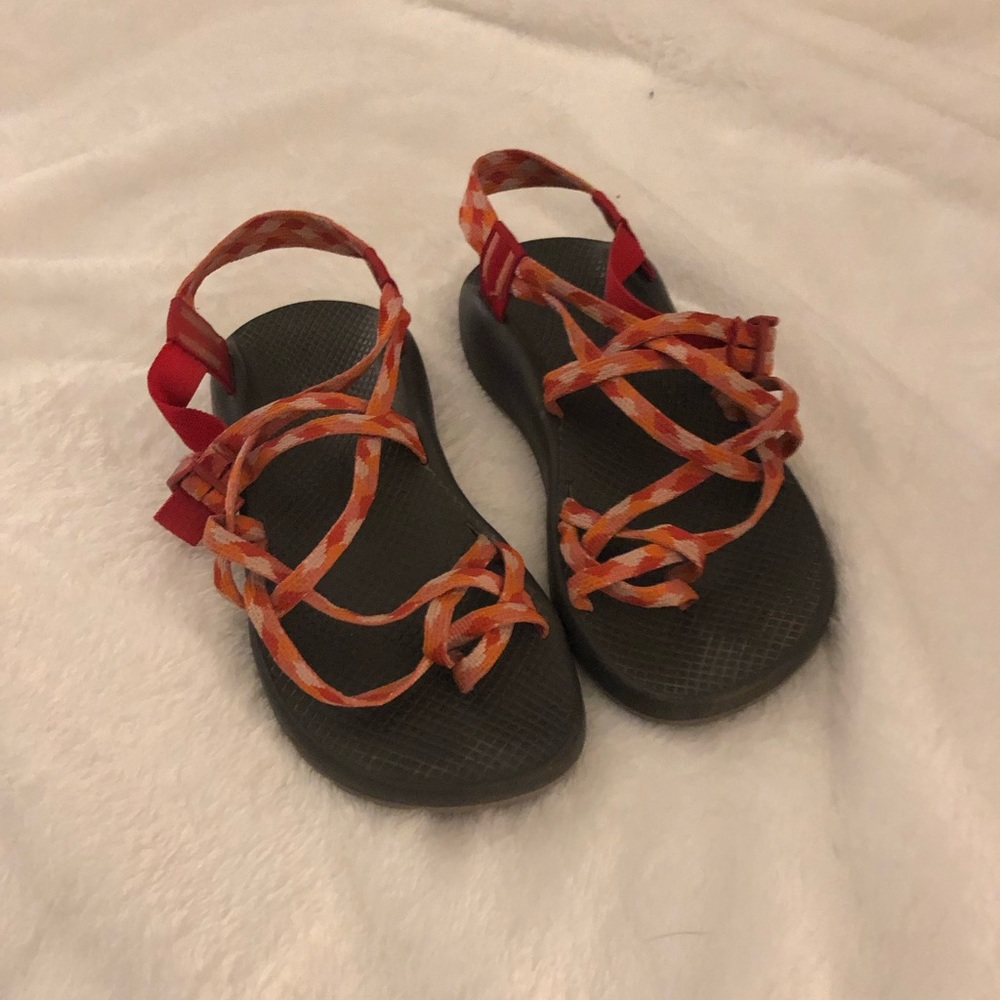Chaco pink orange and red good quality